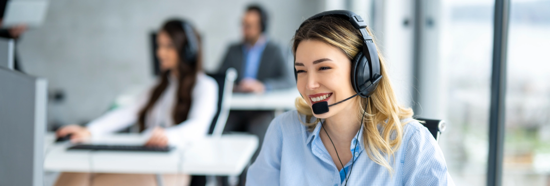 Monica Thanking Customer 1920X650